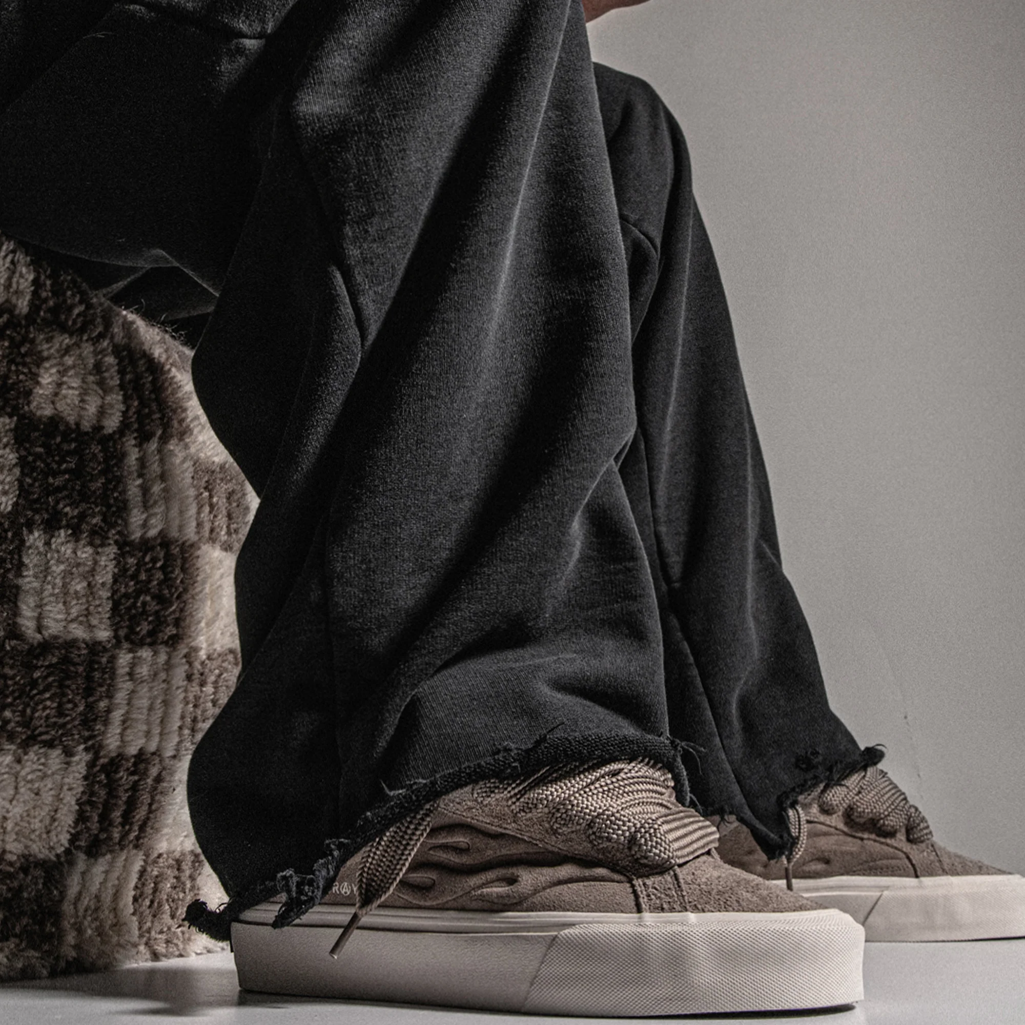 LOGAN PUFF - TAUPE BEVEL - Image 3